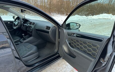 Volkswagen Jetta VI, 2011 год, 950 000 рублей, 17 фотография