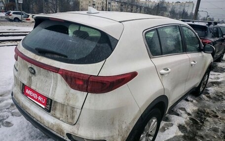 KIA Sportage IV рестайлинг, 2020 год, 2 100 000 рублей, 3 фотография