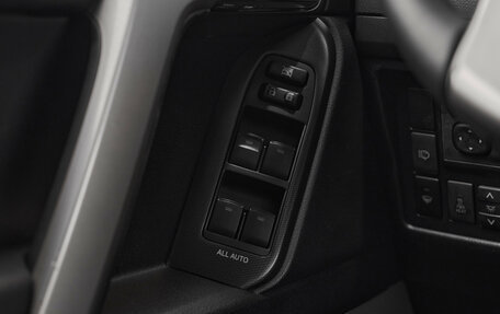 Toyota Land Cruiser Prado 150 рестайлинг 2, 2012 год, 2 650 000 рублей, 14 фотография