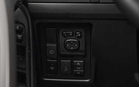 Toyota Land Cruiser Prado 150 рестайлинг 2, 2012 год, 2 650 000 рублей, 15 фотография