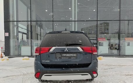 Mitsubishi Outlander III рестайлинг 3, 2020 год, 2 190 000 рублей, 6 фотография
