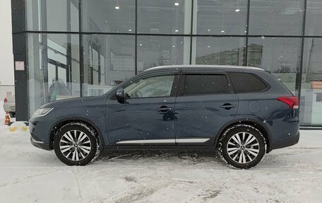 Mitsubishi Outlander III рестайлинг 3, 2020 год, 2 190 000 рублей, 8 фотография
