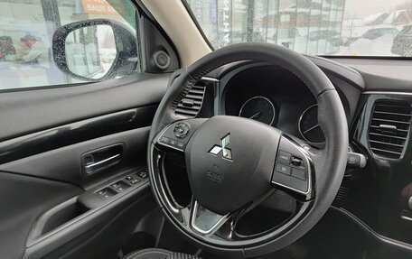 Mitsubishi Outlander III рестайлинг 3, 2020 год, 2 190 000 рублей, 19 фотография