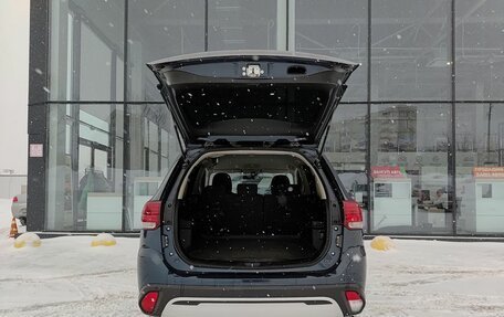 Mitsubishi Outlander III рестайлинг 3, 2020 год, 2 190 000 рублей, 10 фотография