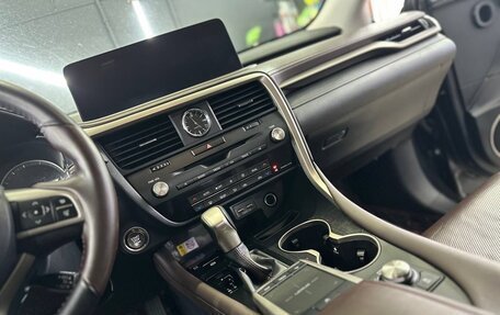 Lexus RX IV рестайлинг, 2021 год, 5 600 000 рублей, 14 фотография