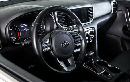 KIA Sportage IV рестайлинг, 2021 год, 2 490 000 рублей, 15 фотография