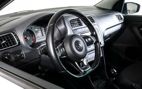 Volkswagen Polo VI (EU Market), 2018 год, 939 000 рублей, 14 фотография