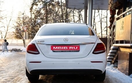 Mercedes-Benz E-Класс, 2017 год, 2 900 000 рублей, 2 фотография