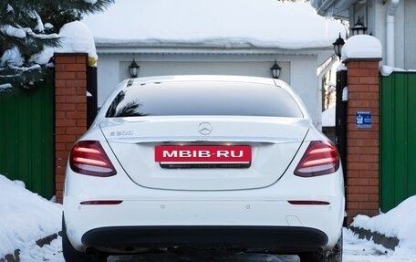 Mercedes-Benz E-Класс, 2017 год, 2 900 000 рублей, 4 фотография