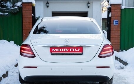 Mercedes-Benz E-Класс, 2017 год, 2 900 000 рублей, 5 фотография