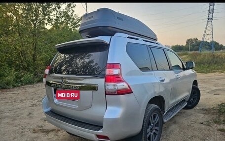 Toyota Land Cruiser Prado 150 рестайлинг 2, 2014 год, 3 180 000 рублей, 3 фотография