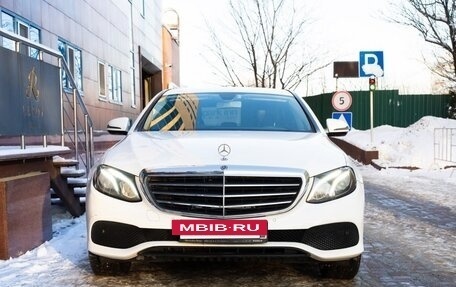 Mercedes-Benz E-Класс, 2017 год, 2 900 000 рублей, 8 фотография