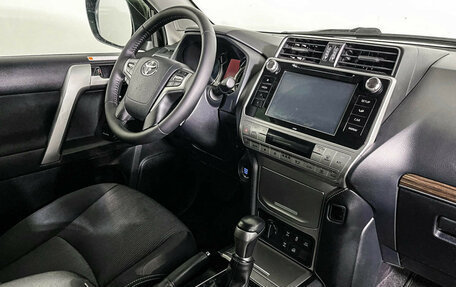 Toyota Land Cruiser Prado 150 рестайлинг 2, 2019 год, 4 797 000 рублей, 9 фотография