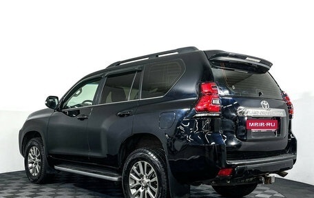 Toyota Land Cruiser Prado 150 рестайлинг 2, 2019 год, 4 797 000 рублей, 7 фотография