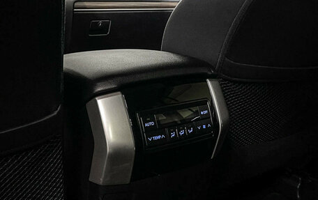 Toyota Land Cruiser Prado 150 рестайлинг 2, 2019 год, 4 797 000 рублей, 19 фотография