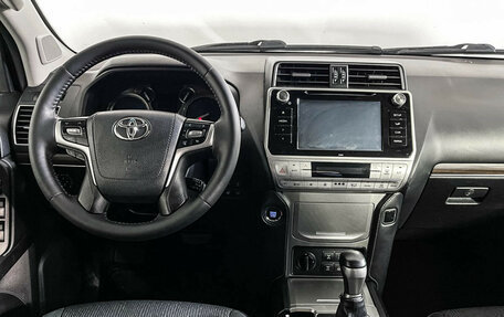 Toyota Land Cruiser Prado 150 рестайлинг 2, 2019 год, 4 797 000 рублей, 12 фотография