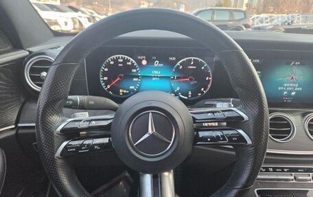 Mercedes-Benz E-Класс, 2022 год, 5 060 000 рублей, 9 фотография