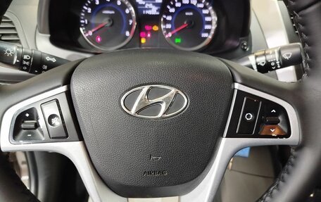 Hyundai Solaris II рестайлинг, 2015 год, 883 000 рублей, 18 фотография