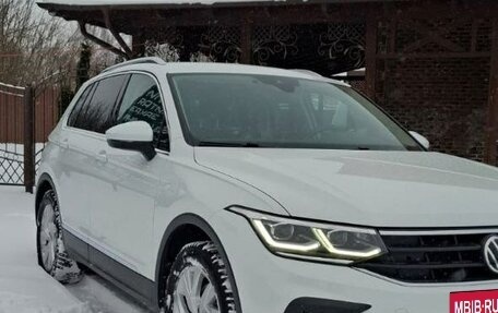 Volkswagen Tiguan II, 2021 год, 3 455 000 рублей, 2 фотография