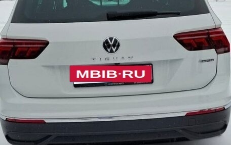 Volkswagen Tiguan II, 2021 год, 3 455 000 рублей, 11 фотография