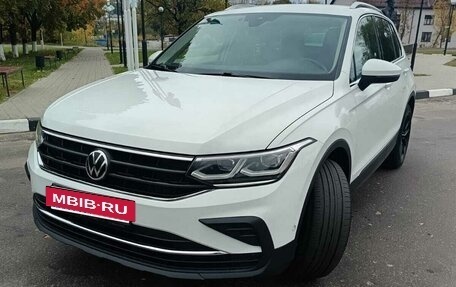 Volkswagen Tiguan II, 2021 год, 3 455 000 рублей, 9 фотография
