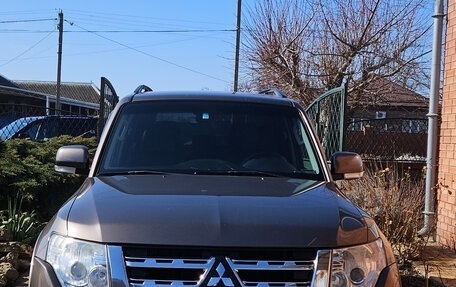 Mitsubishi Pajero IV, 2011 год, 2 700 000 рублей, 2 фотография