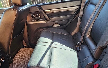 Mitsubishi Pajero IV, 2011 год, 2 700 000 рублей, 19 фотография