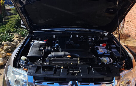 Mitsubishi Pajero IV, 2011 год, 2 700 000 рублей, 29 фотография