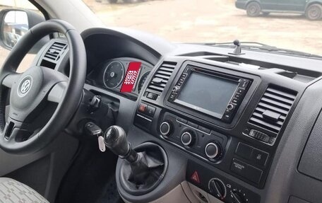 Volkswagen Transporter T5 рестайлинг, 2013 год, 1 400 000 рублей, 13 фотография