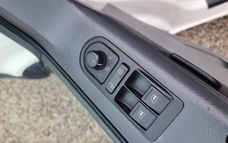 Volkswagen Transporter T5 рестайлинг, 2013 год, 1 400 000 рублей, 26 фотография