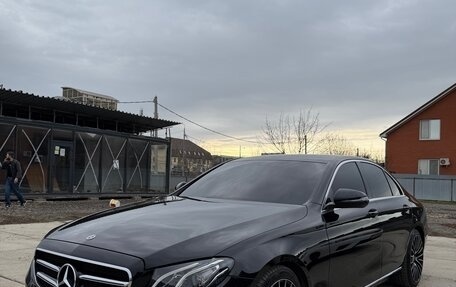 Mercedes-Benz E-Класс, 2019 год, 3 200 000 рублей, 4 фотография