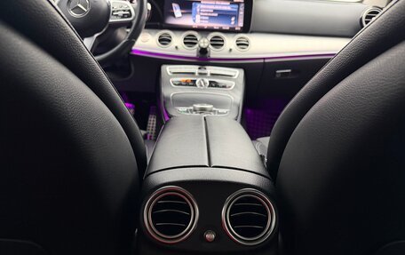 Mercedes-Benz E-Класс, 2019 год, 3 200 000 рублей, 23 фотография