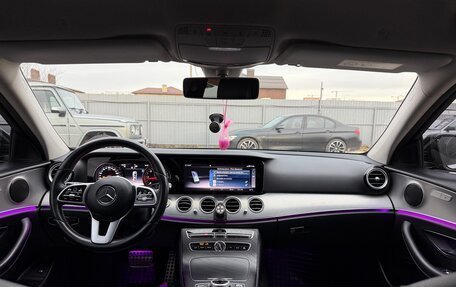 Mercedes-Benz E-Класс, 2019 год, 3 200 000 рублей, 22 фотография