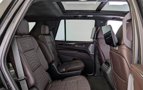 Cadillac Escalade V, 2023 год, 17 700 000 рублей, 12 фотография