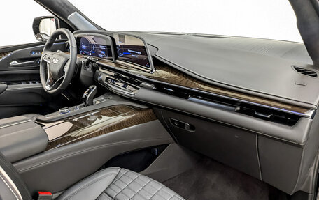 Cadillac Escalade V, 2024 год, 18 115 000 рублей, 9 фотография