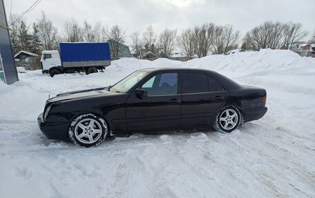 Mercedes-Benz E-Класс, 1999 год, 250 000 рублей, 1 фотография