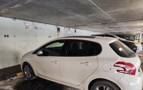 Peugeot 208 II, 2014 год, 550 000 рублей, 2 фотография