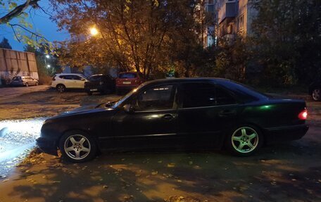 Mercedes-Benz E-Класс, 1999 год, 250 000 рублей, 9 фотография