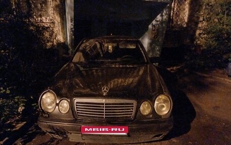 Mercedes-Benz E-Класс, 1999 год, 250 000 рублей, 31 фотография