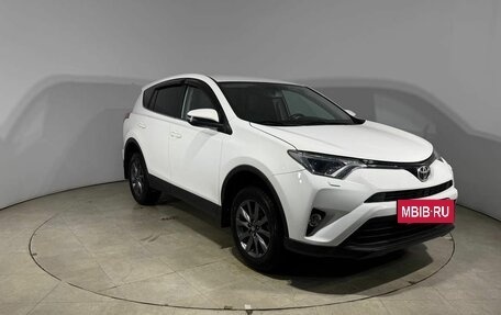 Toyota RAV4, 2018 год, 2 240 000 рублей, 5 фотография