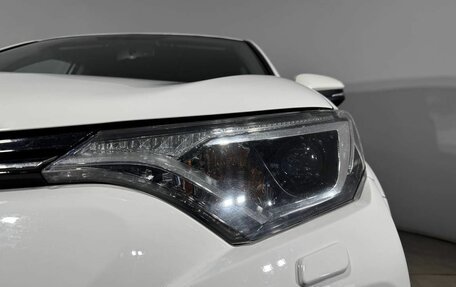 Toyota RAV4, 2018 год, 2 240 000 рублей, 12 фотография