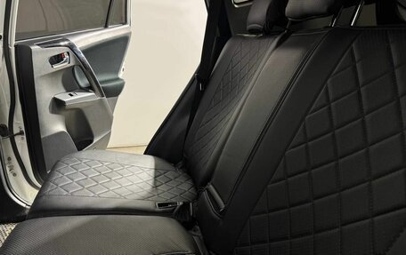 Toyota RAV4, 2018 год, 2 240 000 рублей, 16 фотография