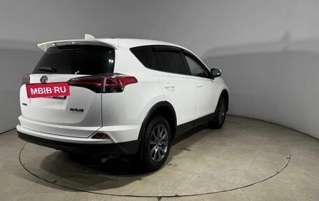 Toyota RAV4, 2018 год, 2 240 000 рублей, 8 фотография