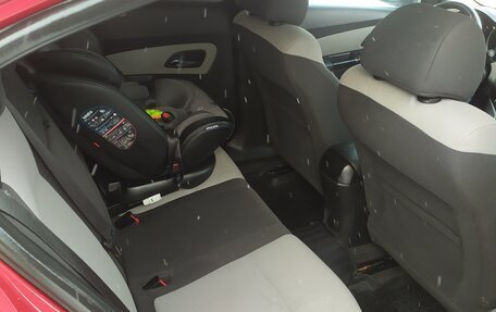 Chevrolet Cruze II, 2011 год, 689 000 рублей, 3 фотография