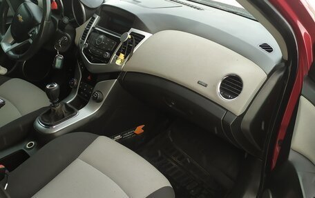 Chevrolet Cruze II, 2011 год, 689 000 рублей, 5 фотография