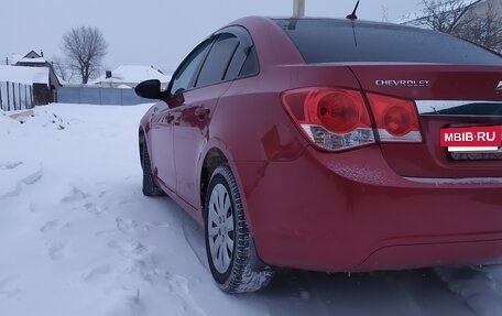 Chevrolet Cruze II, 2011 год, 689 000 рублей, 2 фотография
