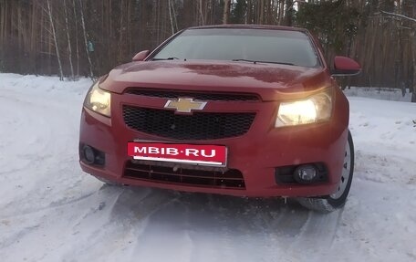 Chevrolet Cruze II, 2011 год, 689 000 рублей, 6 фотография