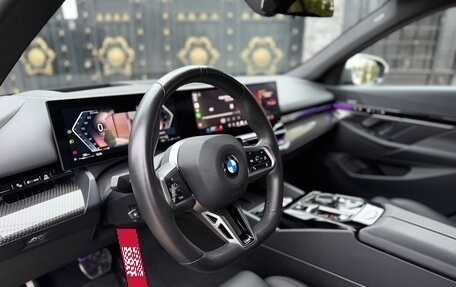 BMW 5 серия, 2023 год, 7 400 000 рублей, 26 фотография