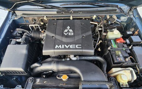 Mitsubishi Pajero IV, 2008 год, 1 570 000 рублей, 9 фотография