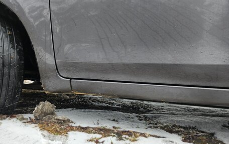 Toyota Yaris III рестайлинг, 2010 год, 750 000 рублей, 16 фотография